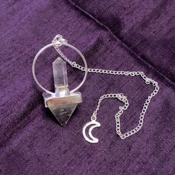 🌜 Clear Quartz Pendulum & Pendulum Board 🌛 - Picture 7 of 10